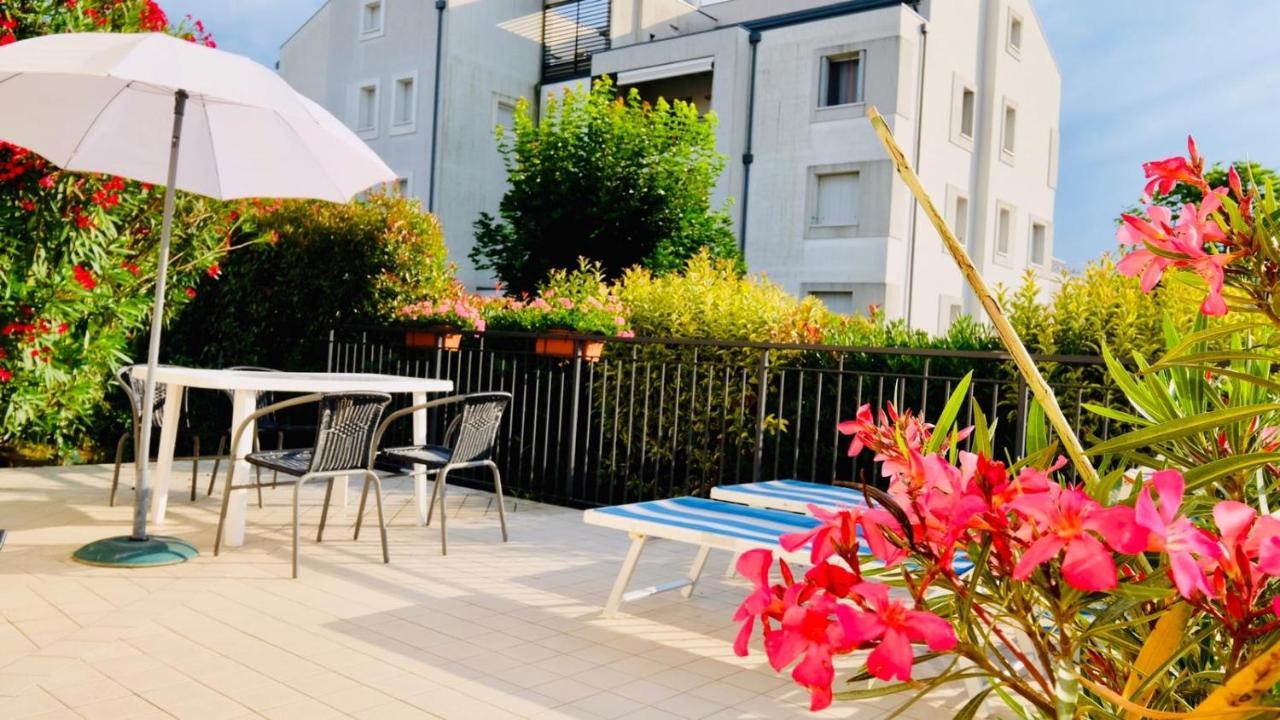 Appartamento in Villa Daniela con piscina privata Carraro Immobiliare Jesolo Esterno foto