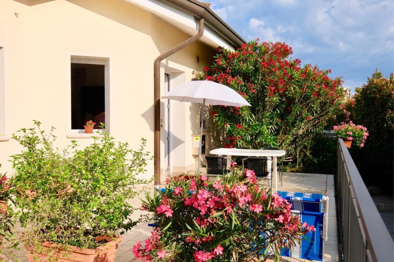 Appartamento in Villa Daniela con piscina privata Carraro Immobiliare Jesolo Esterno foto